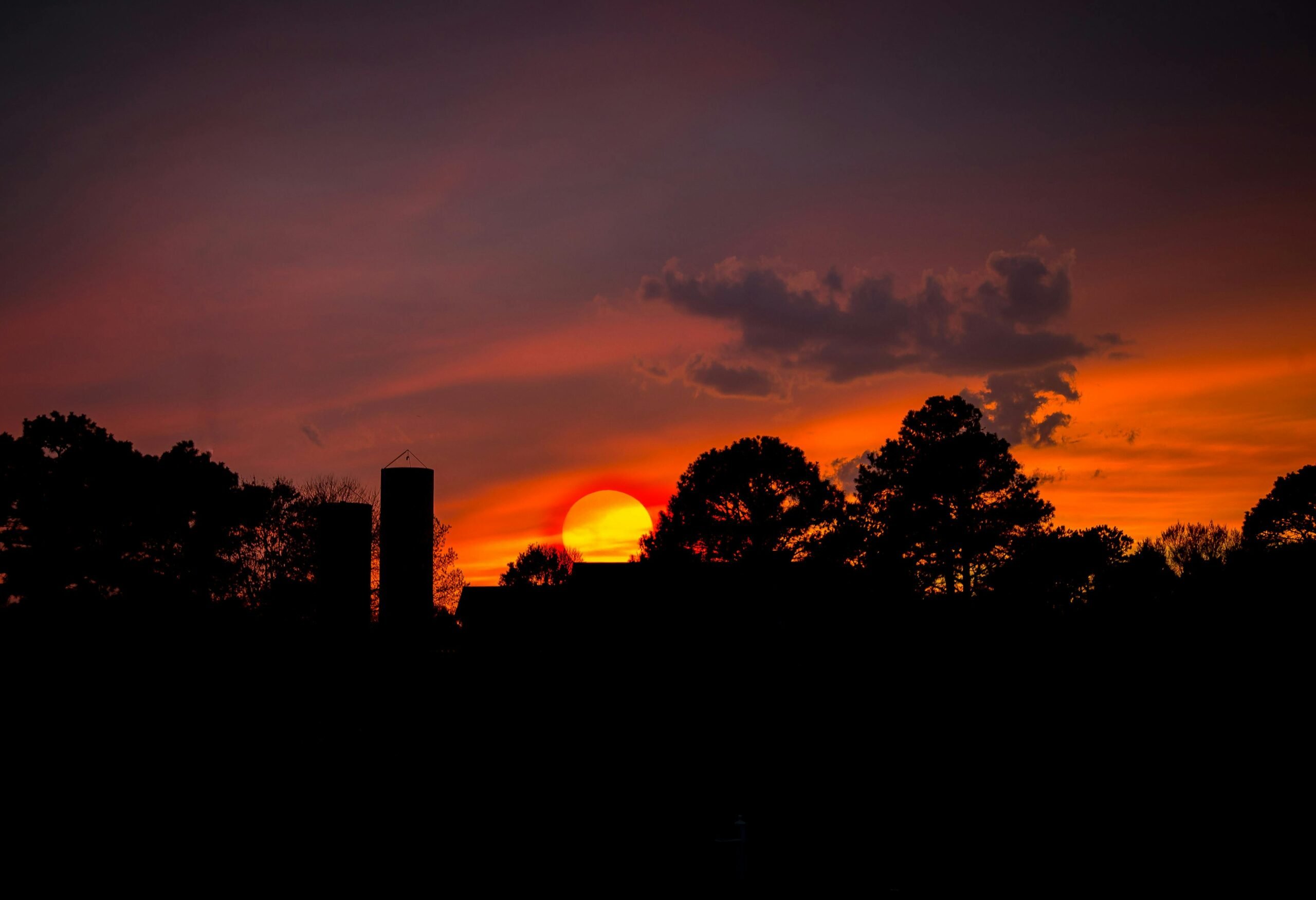 Sunset symbolizing hope and healing at an inpatient rehab in Indiana