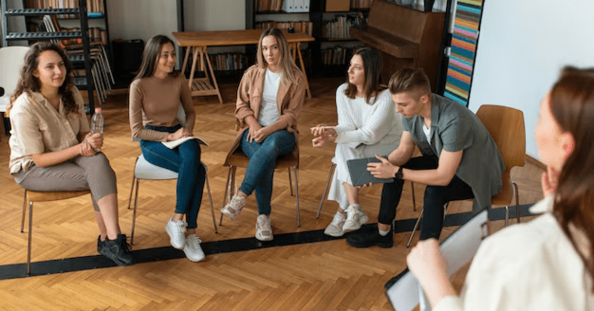 Group Therapy Benefits and Drawbacks